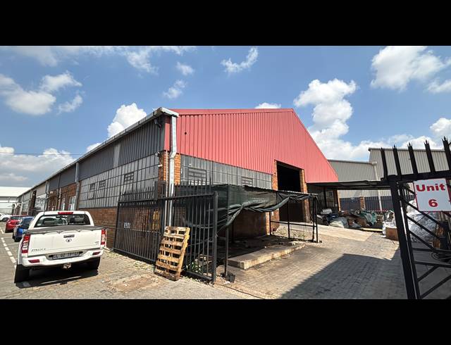 450M² WAREHOUSE TO LET IN JET PARK